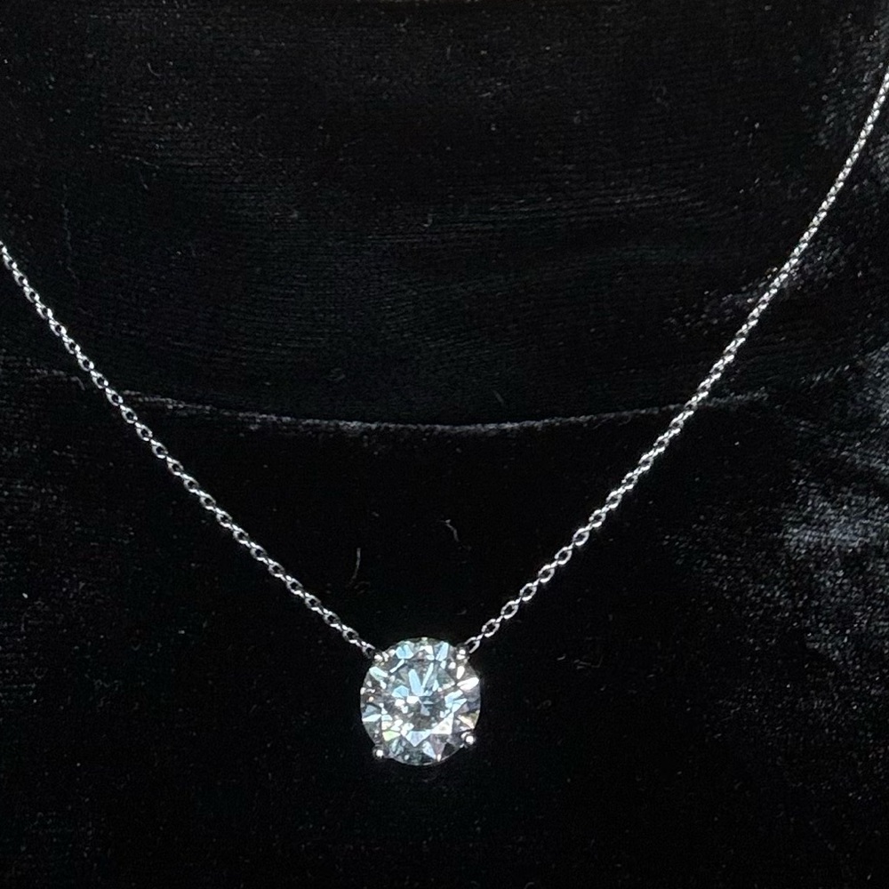 3.5ct round pendant lab grown diamond D/VS1